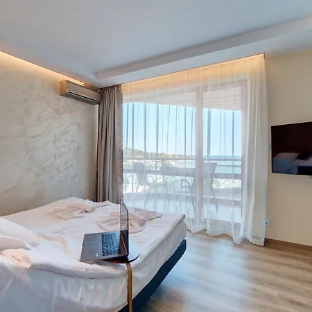 Апарт-отель Beachfront Smart Homes By Marty's