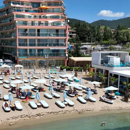 Апартхотел Beachfront Smart Homes By Marty's