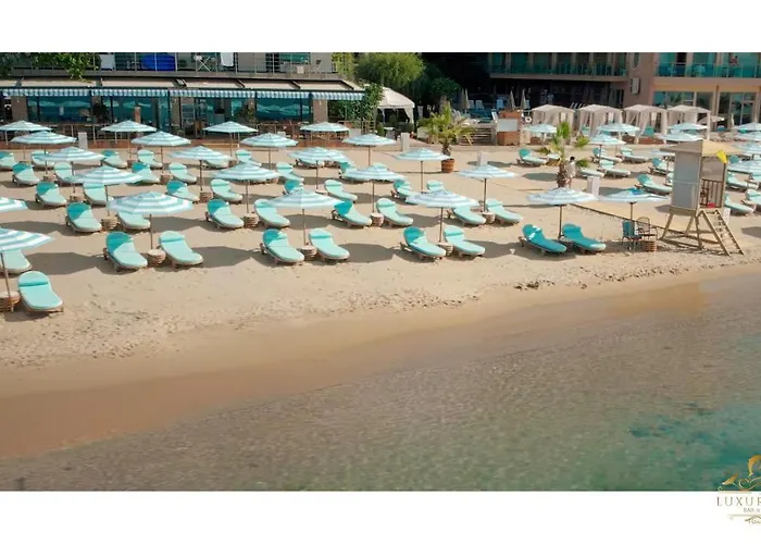 Beachfront Smart Homes By Marty's Апартхотел